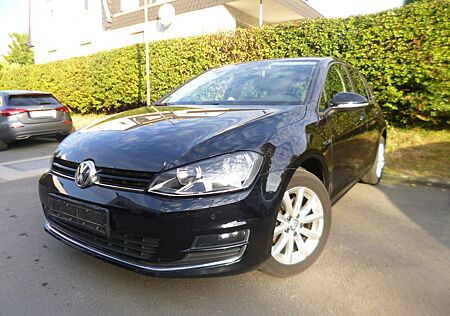 VW Golf Volkswagen VII Lim. Lounge Bilder folgen
