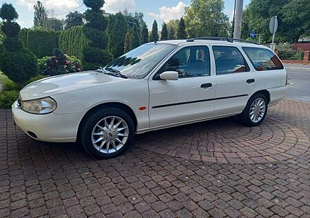 Ford Mondeo 1.8TD Klima nur 2300 km bald Oldtimer