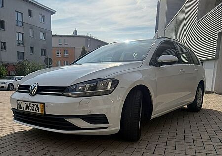 VW Golf Volkswagen 1.6 TDI BMT Trendline Variant Trendline