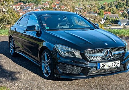 Mercedes-Benz CLA 180 / Automatik/ Schwarz Version / Gepflegt