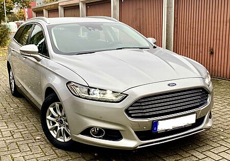 Ford Mondeo 2,0 TDCi Automatik ACC Key Navi LED