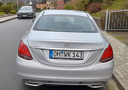Mercedes-Benz C 180 -