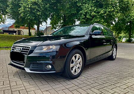 Audi A4 2.0 TDI SCHECKHEFT STANDHEIZUNG