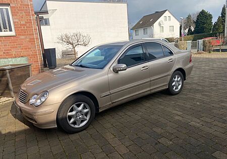 Mercedes-Benz C 200 KOMPRESSOR *Wenig gelaufen* *Privat*