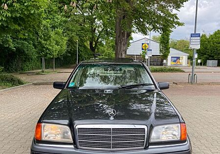 Mercedes-Benz C 180 Elegance Oldtimer