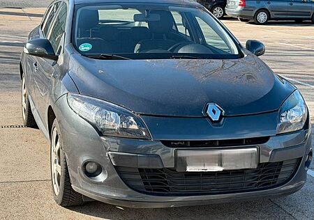 Renault Megane Expression 1.6 16V 100ps