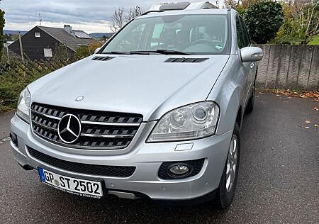 Mercedes-Benz ML 280 ML280 von Rentner, nur 119.000 KM, Tüv neu