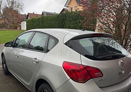 Opel Astra 1.4 Turbo Model J