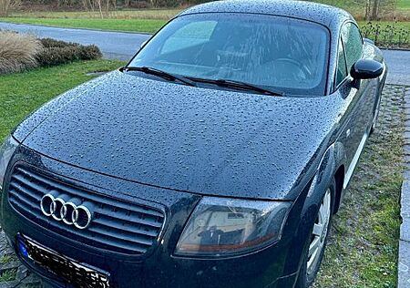 Audi TT Coupe 1.8T quattro 132 kW -