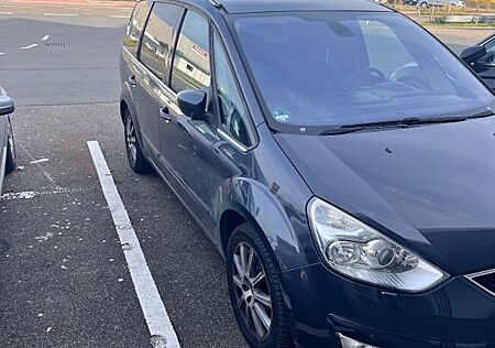 Ford Galaxy 2,0 TDCi 103kW DPF Ghia, guter Zustand