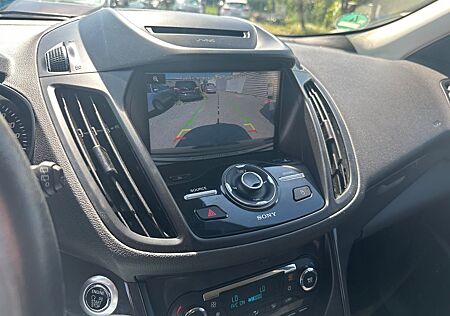 Ford Kuga KugaTitanium/2Hand/Tüv+ZahnriemenNEU/Kamera/NAVI