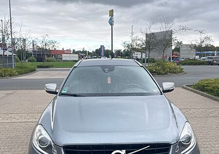 Volvo XC 60 D4 XC60 R-Design, 2WD Gepflegt