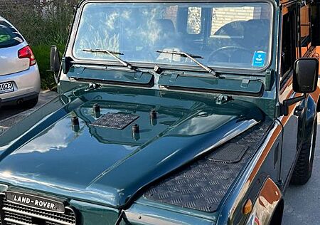 Land Rover Defender 90 Station Wagon