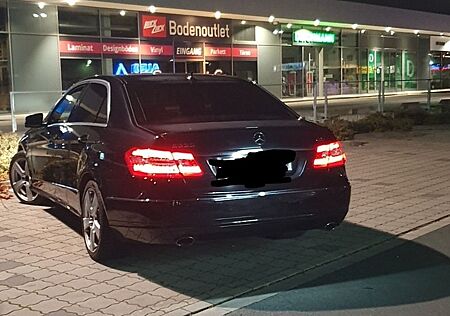 Mercedes-Benz E 300 CDI BlueEFFICIENCY AVANTGARDE AVANTGARDE