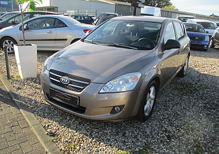 Kia Cee'd / Ceed