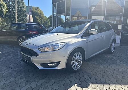 Ford Focus Business Navi/ParkAss/Tempomat