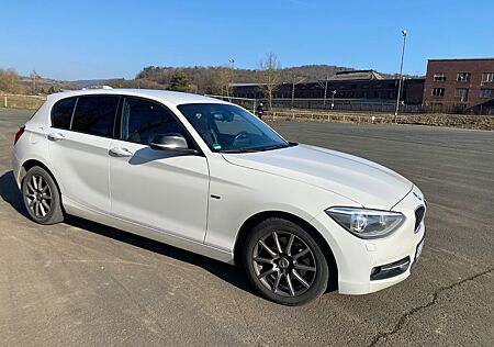 BMW 118i Sport Line Sport Line