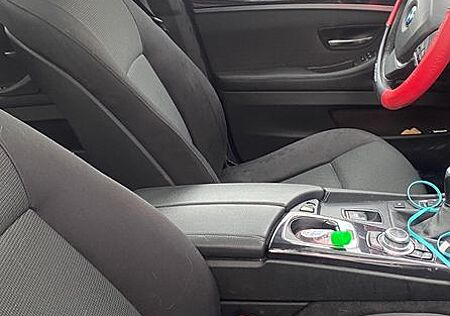 BMW 520d Touring -pano -schiebedachs
