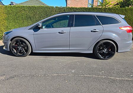 Ford Focus 2,0 MK3 Turnier ST