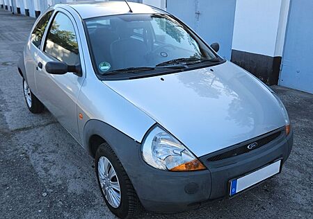 Ford Ka /+ 1,3 44kW - 'chen benötigt Liebe