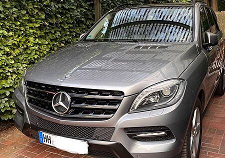 Mercedes-Benz ML 350 Benziner! Top-Zustand u.-Ausstattung!