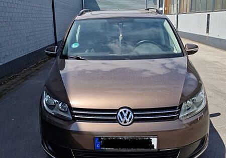 VW Touran Volkswagen 1.6 TDI Trendline BlueMotion Technolo...