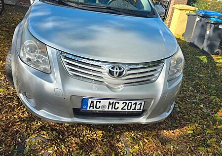 Toyota Avensis Combi 2,2-l-D-4D Automatik Life Life