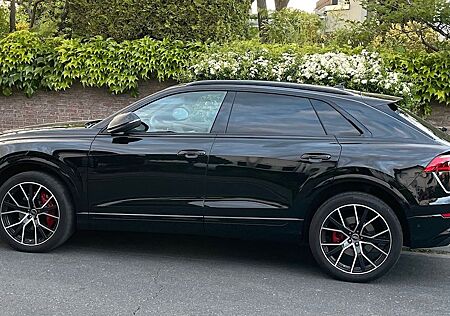 Audi Q8 55 TFSI quattro tiptronic -