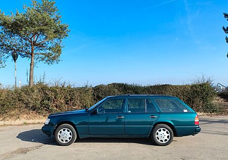 Mercedes-Benz E 280 E280 T M104 Reihensechszylinder