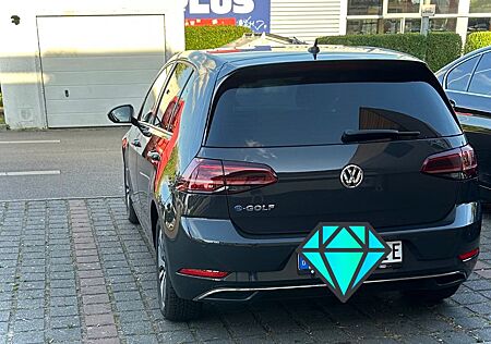VW Golf Volkswagen e-