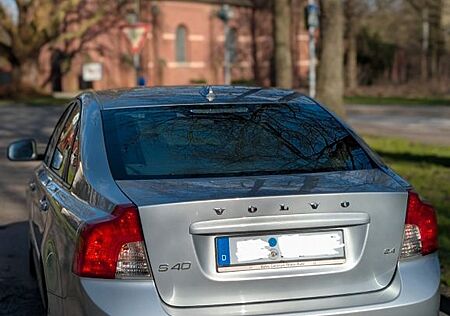 Volvo S40 2.4 Automatik 5 Zylinder *scheckheftgepflegt