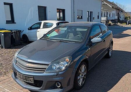 Opel Astra GTC 1.7