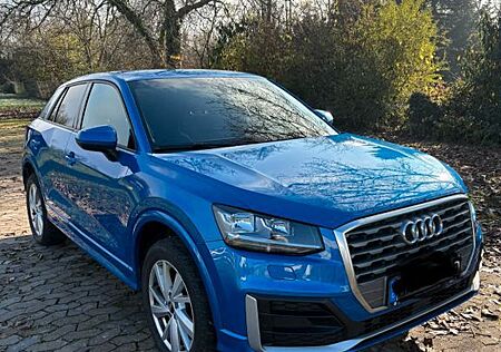 Audi Q2 30 TDI Sport S-Line, Arablau Kristalleffekt