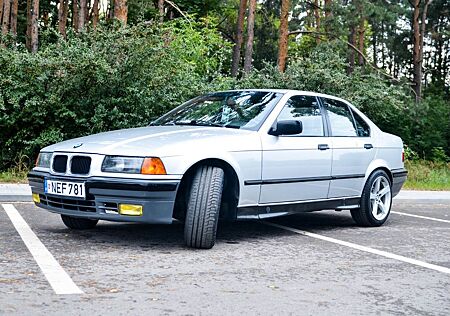 BMW 318i
