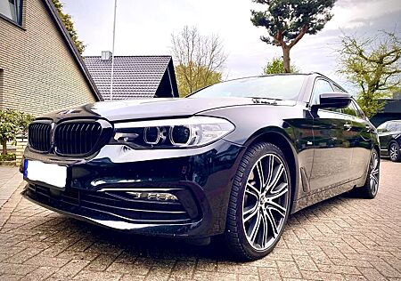BMW 530d xDrive Touring - Head-Up, AHK, Sport