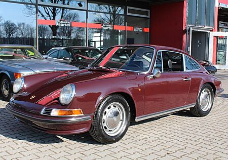 Porsche 911 Urmodell 911 2.2T - restauriert - matching #