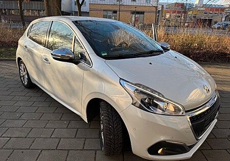 Peugeot 208 PureTech 110 EAT6 Allure Unfallfrei