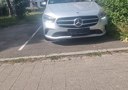 Mercedes-Benz B 180 DCT -