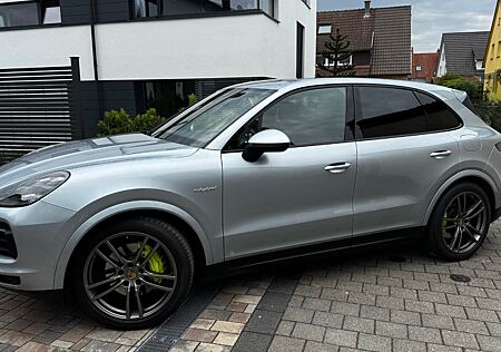 Porsche Cayenne E-Hybrid - dolomitisilber