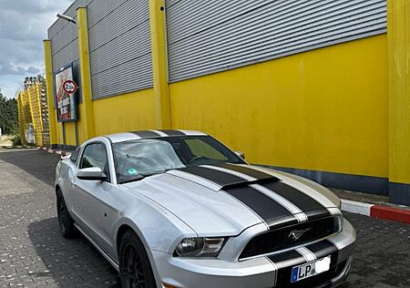 Ford Mustang V6 3,7L*Coupe*Shaker*BRC-Gasanlage*Leder