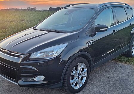 Ford Kuga 2,0TDCi 2x4 103kW Champions Edition Cha...