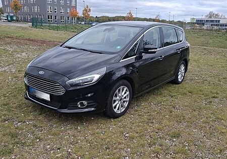 Ford S-Max 2,0 TDCi 110kW Titanium PowerShift Tit...