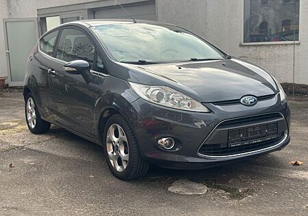 Ford Fiesta Titanium*1.Hand-Klima-PDC-SR+WR-TÜV NEU*