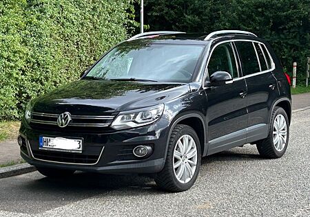 VW Tiguan Volkswagen 2.0 TDI DSG 4MOT AHK. Tech Sport & St..