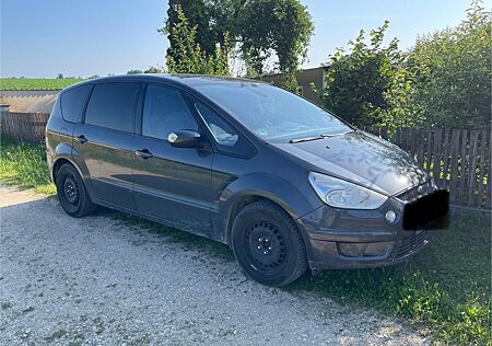 Ford S-Max 2,0 TDCi 103kW DPF Titanium