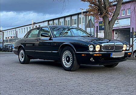 Jaguar XJ8 3.2 V8 -Executive, 1Hand, Sammlerzustand