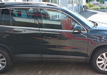 VW Tiguan Volkswagen 1.4 TSI Sport & Style 150 PS schwarz