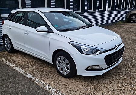 Hyundai i20 Active | 1.2 Benzin | TÜV Neu | 8-Fach Reife