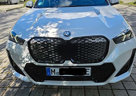 BMW iX1 xDrive30 - MSportPro- Vollausstattung