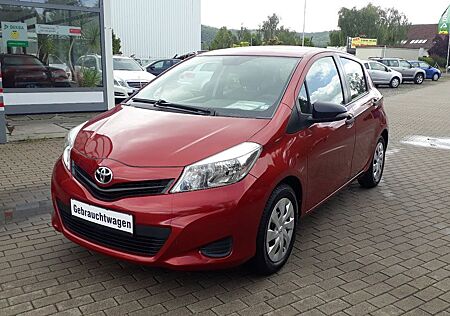 Toyota Yaris Cool / Klima / 6. Gang